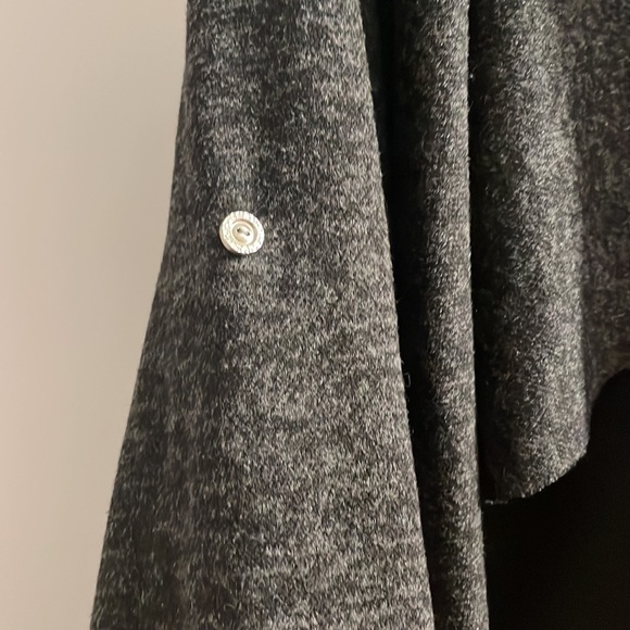 Cardigan - Picture 2 of 6